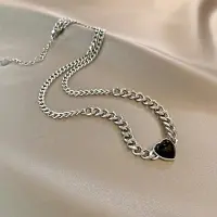 YIRAN Jewelry Mode Svart Kärlek Halsband Dam Sommar Ins Hip Hop Lätt Lyx Nisch Designkänsla Titanstål Nyckelbenskedja Ny Trend gray