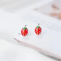YIRAN Jewelry Mode Utsökt Söt Jordgubb Kreativ Frukt 925 Sterlingsilver Smycken Epoxi Växt Populär Kvinnogåva Stiftörhängen E043
