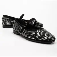 Prologue Emilie Mary Jane Flat
