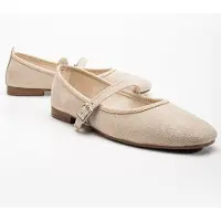 Prologue Emilie Mary Jane Flat