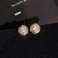 YIRAN Jewelry Högkvalitativa Örhängen Modepräglade Öronklämmor Utan Hål Kvinnligt Temperament Berömd Socialit Stil Örhängen 925 silver