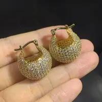 YIRAN Jewelry Huitan Lyx Helt Inlagda Zirkonia Hängande Örhängen Högkvalitativa Glänsande Accessoarer för Förlovning Eleganta Temperamentsmycken brown