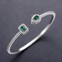 YIRAN Jewelry Huitan Trendigt Lyxigt Damarmband med Strålande Kubisk Zirkonia Grön/Kristall/Blå Färg/Guld Färg Smycken gray