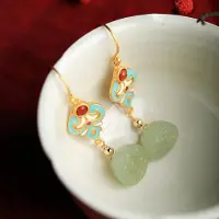 YIRAN Jewelry Antik guldsmedja Hovstil naturlig Hetian-jadepåfågel emaljörhängen för kvinnor utsökta vintageörhängen smycken white