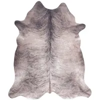 FRAAI Kohud | Bovine gråbrun hos Volero | 155x190cm | Grå | Suede | Fria former | Inomhusmattor