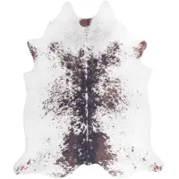 FRAAI Kohud | Bovine vit/mörk hos Volero | 155x190cm | Vit | Suede | Fria former | Inomhusmattor