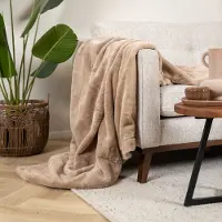 NATURL. Tvättbar filt | Otis taupe hos Volero | 170x200cm | Taupe | Suede | Rektangel | Inomhusmattor