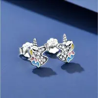 YIRAN Jewelry Bländande Enhörning Licorne Örhängen Stift För Kvinnor Barn Bröllopspresent Kvinna Pendientes white