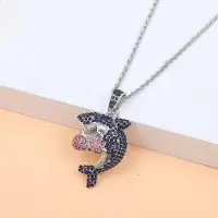 YIRAN Jewelry Stilfullt Boxningshaj Hänge Halsband för Herrar Inlagt med Zirkon beige