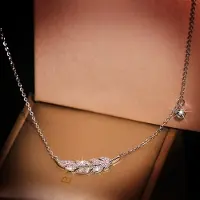 YIRAN Jewelry Delikat Dambenskedja 925 Sterlingkoppar Fjäder Blad Mikropavé Bländande AAA Zirkon Hänge Halsband för Kvinnor beige