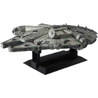 Revell 01206 Star Wars Bandai Millennium Falcon Perfect Grade Science Fiction byggsats 1:72