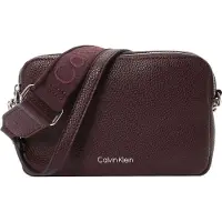 Calvin Klein Axelremsväska vinröd